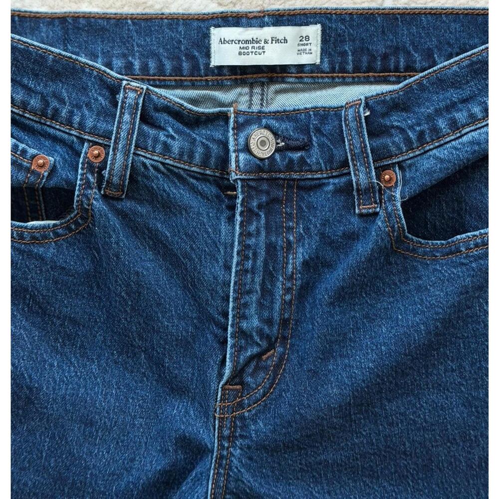 Women's Abercrombie & Fitch Mid Rise Bootcut Jean, Dark Wash, Size 28 Short - Picture 3 of 4